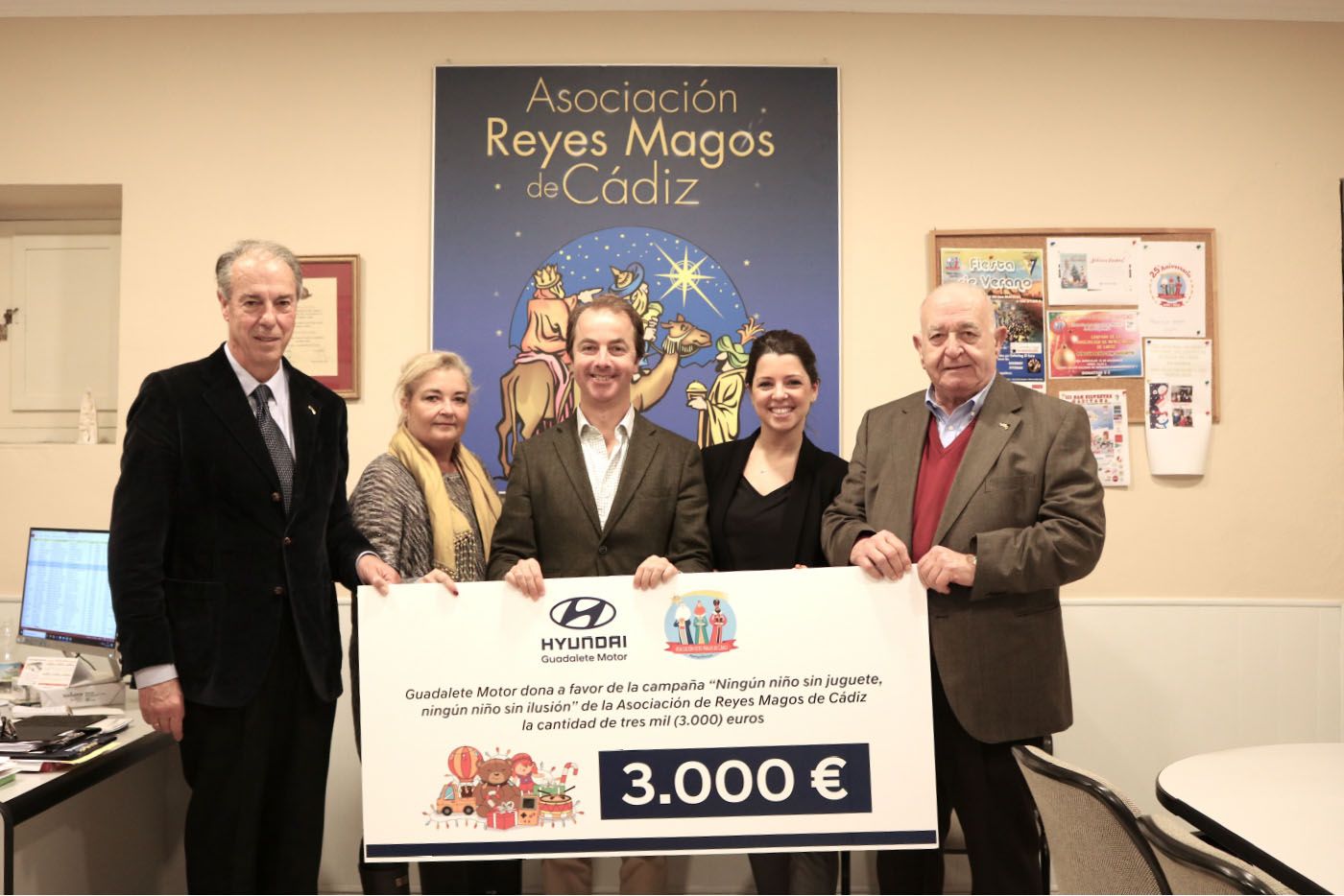Guadalete Motor dona 3.000 euros a la Asociación de Reyes Magos de Cádiz