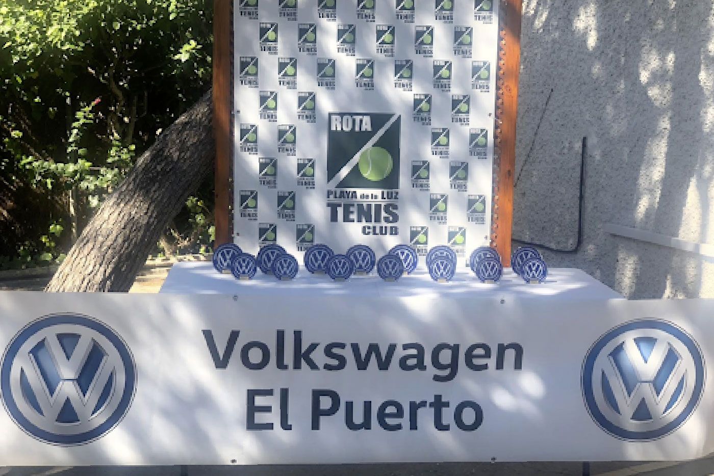 Solera Motor Volkswagen con el tenis base