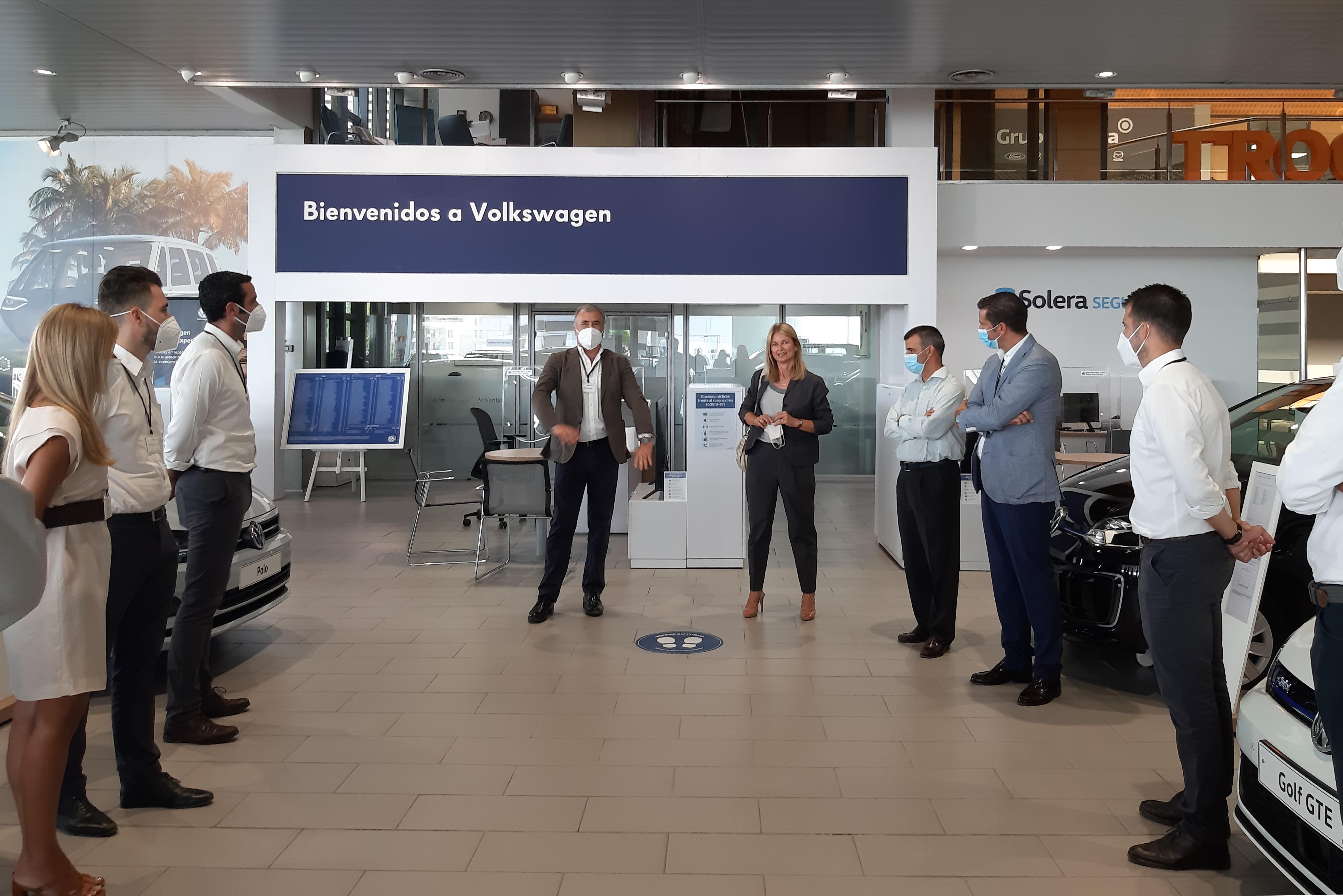 Laura Ros, Directora General de Volkswagen España, visita Solera Motor