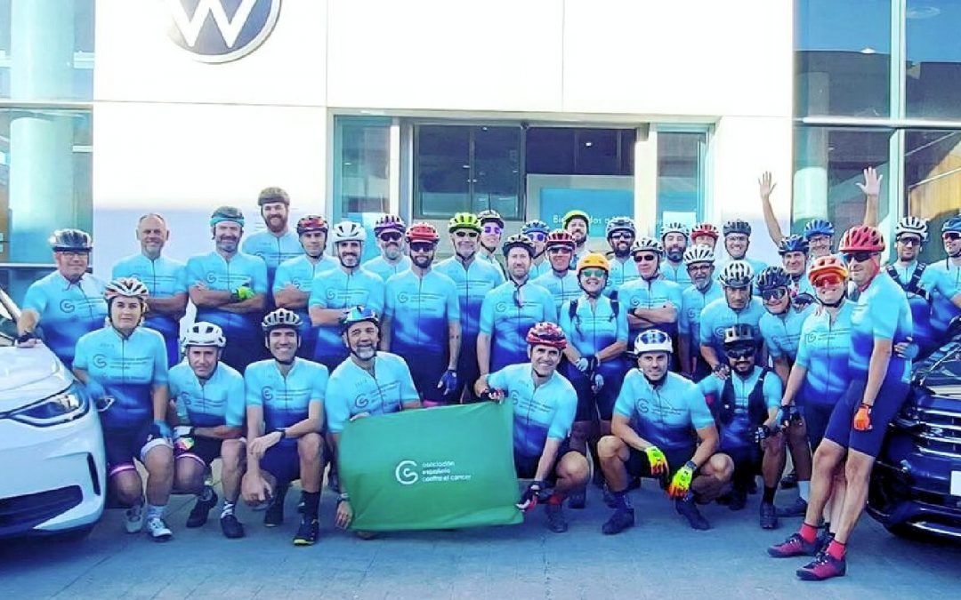 Solera Motor Volkswagen pedalea contra el cáncer en Cádiz
