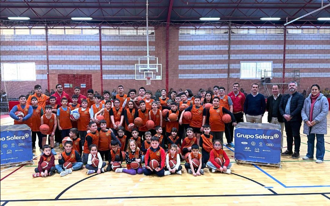 Grupo Solera renueva su compromiso con la Escuela Municipal de Baloncesto de Benalup-Casas Viejas